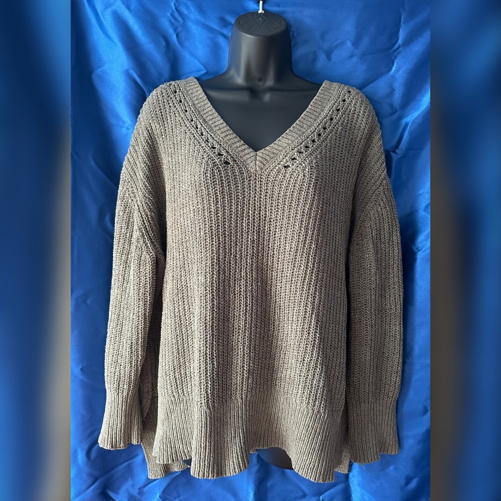 Pre-Loved Women's V-Neck Sweater